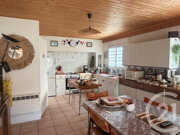 Maison à vendre  4 pièces - 207,31 m 2   ROIFFIEUX  - 07