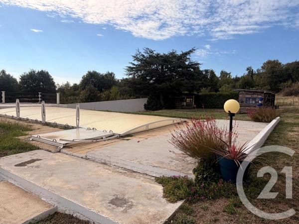 Maison à vendre  4 pièces - 207,31 m 2   ROIFFIEUX  - 07