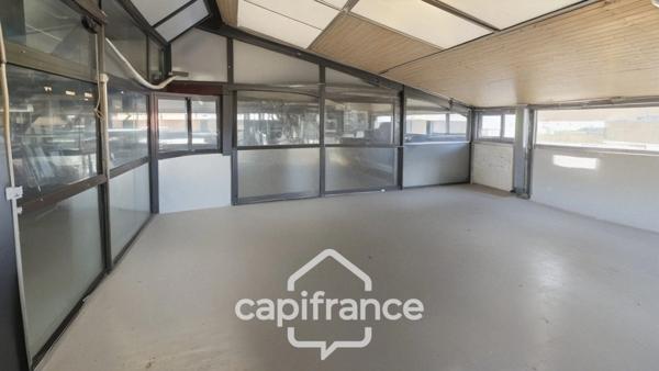 Entrepôt/bureau à vendre de 392 m² (71)