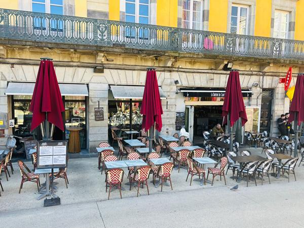 Mur et fonds de commerce à Carcassonne