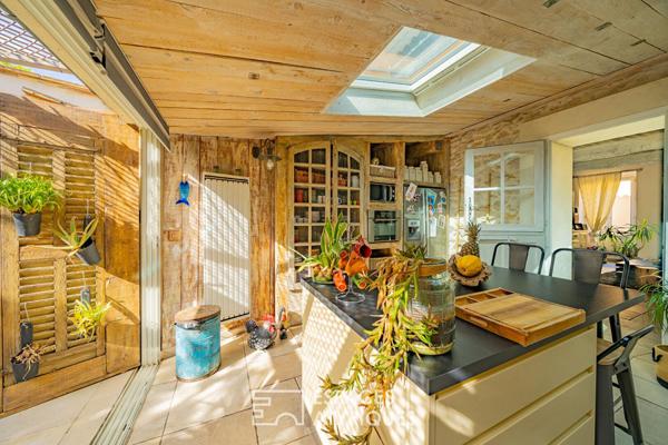 Maison de village au charme discret avec terrasse