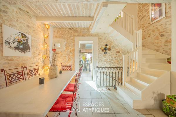 Maison de village au charme discret avec terrasse