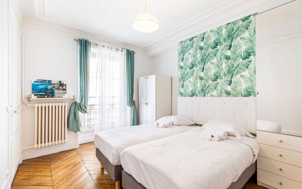 Appartement à vendre    5 pièces • 127,25 m2 Paris 10