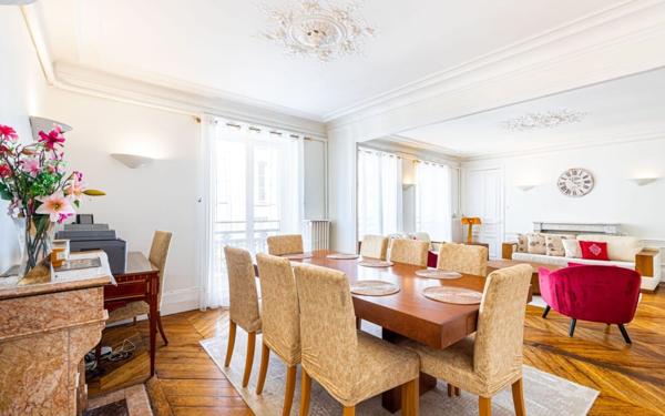 Appartement à vendre    5 pièces • 127,25 m2 Paris 10
