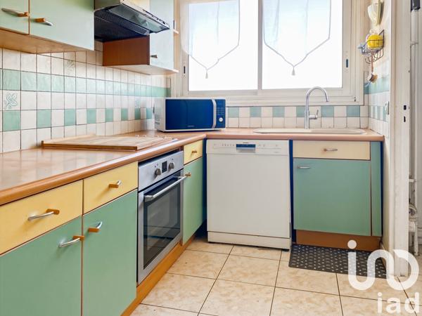 Appartement 4 pièces de 74 m² à Combs-la-Ville (77380)