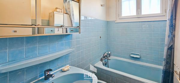 CAUDERAN BORDEAUX - 33200 - Maison à étage 90 m² + 90 m² de garage en rez-de-chaussée  - parcelle 1200 m² constructible