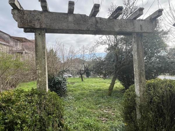 Maison à vendre |  Thiviers |  6 pièces | 150 m²