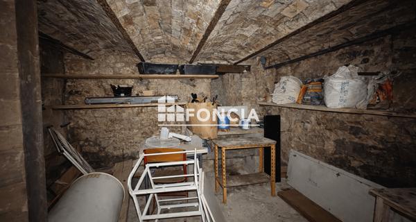 À vendre Local commercial 28.8 m² - Nîmes 30000