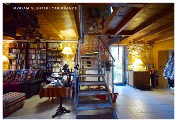 Dpt Landes (40), à vendre RIVIERE SAAS ET GOURBY Maison de Maître de fin 17ème de 225 m² environ.