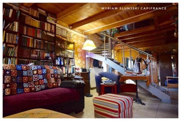 Dpt Landes (40), à vendre RIVIERE SAAS ET GOURBY Maison de Maître de fin 17ème de 225 m² environ.