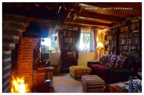 Dpt Landes (40), à vendre RIVIERE SAAS ET GOURBY Maison de Maître de fin 17ème de 225 m² environ.