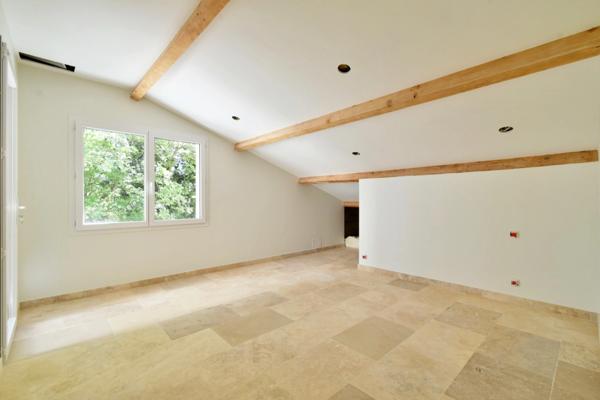 Maison à vendre 6 pièces SAINT CANNAT (13)