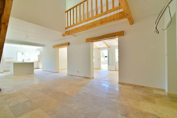 Maison à vendre 6 pièces SAINT CANNAT (13)