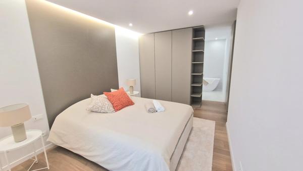 Dpt Paris (75), à vendre PARIS 15EME ARRONDISSEMENT appartement T4 de 93,66 m²