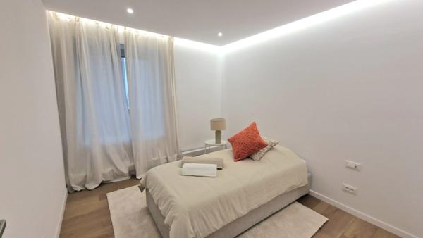 Dpt Paris (75), à vendre PARIS 15EME ARRONDISSEMENT appartement T4 de 93,66 m²