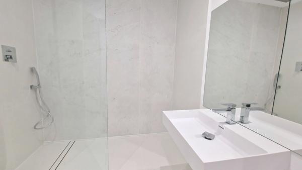 Dpt Paris (75), à vendre PARIS 15EME ARRONDISSEMENT appartement T4 de 93,66 m²