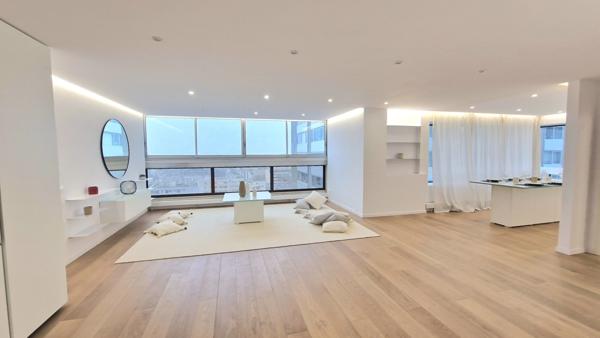 Dpt Paris (75), à vendre PARIS 15EME ARRONDISSEMENT appartement T4 de 93,66 m²