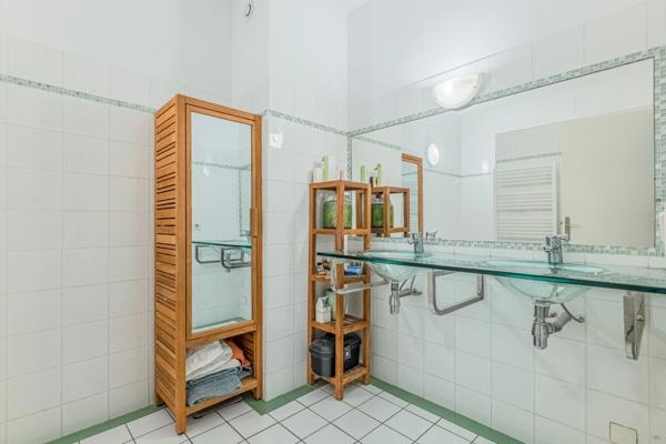 Appartement à vendre 5 pièces LYON 6EME ARRONDISSEMENT (69) Parking, vue Rhône