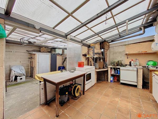 Maison centre village avec garage et cour