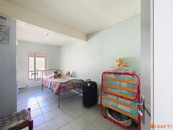 Maison centre village avec garage et cour