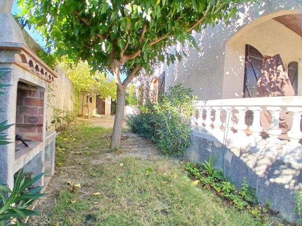 MAISON 4 PIECES - TERRAN DE 451 m2 et PISCINE