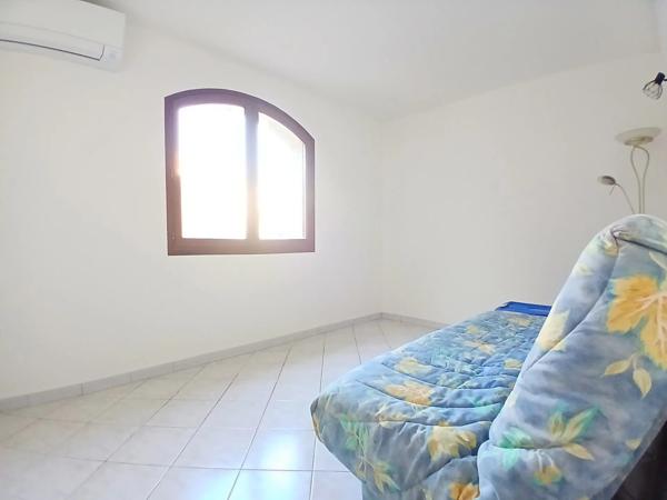 MAISON 4 PIECES - TERRAN DE 451 m2 et PISCINE