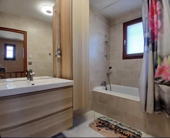 MAISON 4 PIECES - TERRAN DE 451 m2 et PISCINE