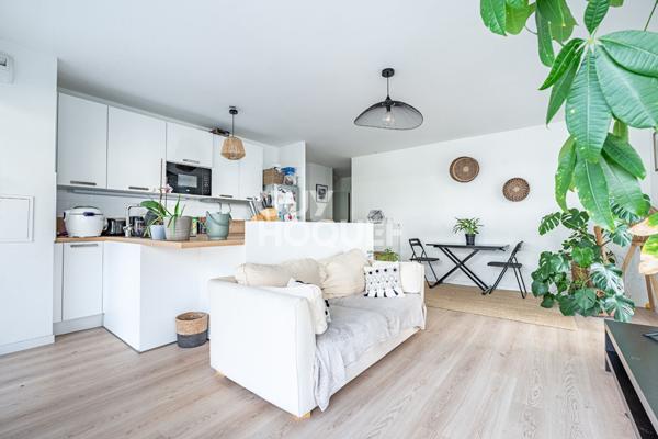 APPARTEMENT 4 PIECES AVEC TERRASSE ET PARKING