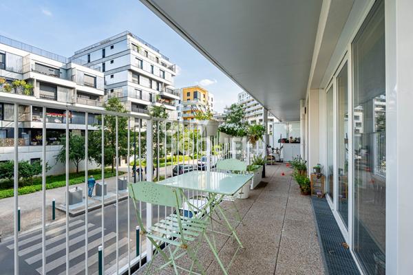 APPARTEMENT 4 PIECES AVEC TERRASSE ET PARKING