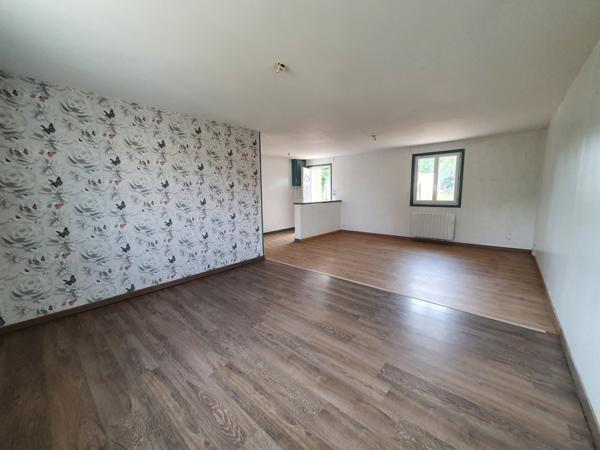 Boivre-la-vallée (86470) Plain pied 3 chambres et grand jardin