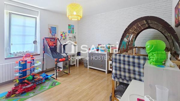Maison Individuelle de 200m2 avec 6 chambres!