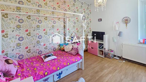 Maison Individuelle de 200m2 avec 6 chambres!