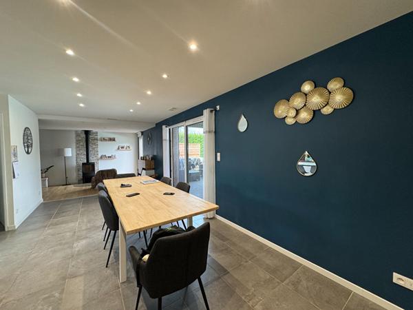 Cadalen . Maison de 105 m² et sa piscine