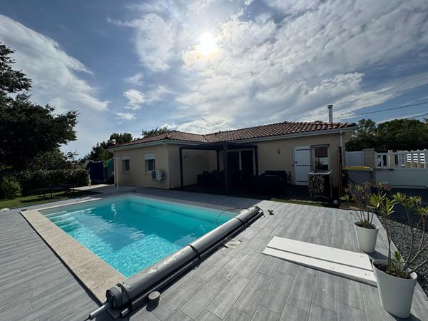 Cadalen . Maison de 105 m² et sa piscine