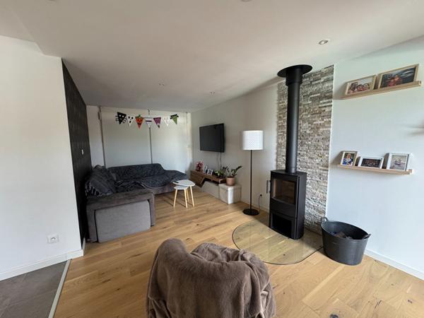 Cadalen . Maison de 105 m² et sa piscine