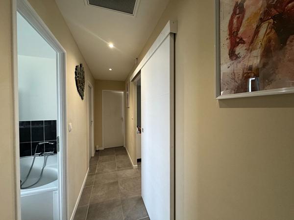 Cadalen . Maison de 105 m² et sa piscine