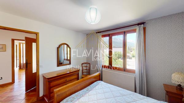 T5 - JARDIN - PARKING - BALCON Barcelonnette (04400)