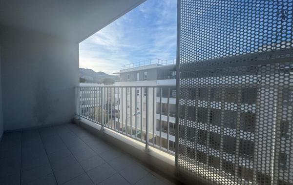 Vente Appartement P3 type3-terrasse-box- Marseille 9ème   