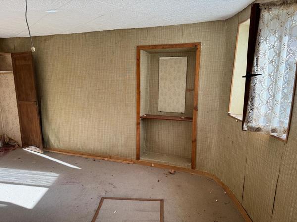 Maison - Grange - Hangars ouverts