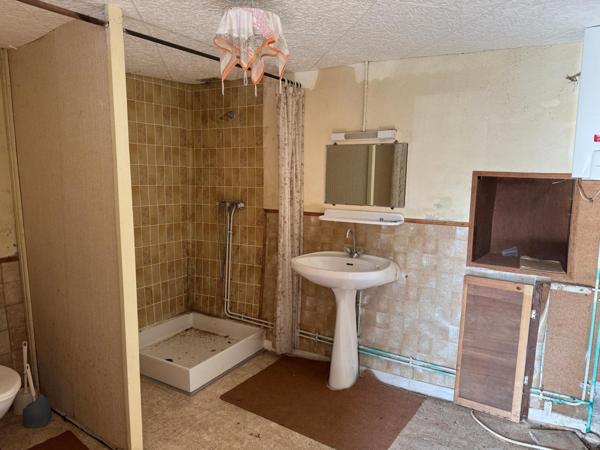 Maison - Grange - Hangars ouverts