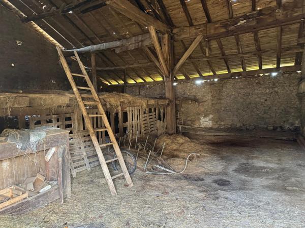 Maison - Grange - Hangars ouverts