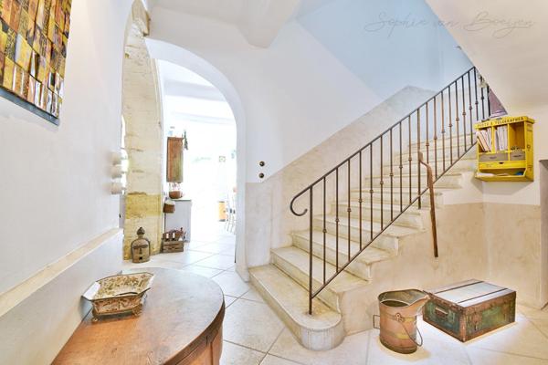 MAISON DE VILLAGE EN PIERRES du 19ème à vendre de 350m², 7 chambres, jardin, piscine, garage, près d'Aix en Provence