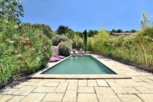 MAISON DE VILLAGE EN PIERRES du 19ème à vendre de 350m², 7 chambres, jardin, piscine, garage, près d'Aix en Provence