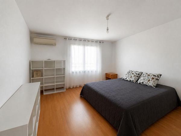 MAISON T6 TRÈS BIEN ENTRETENUE - LUMINEUSE