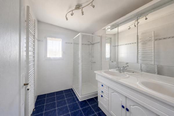 MAISON T6 TRÈS BIEN ENTRETENUE - LUMINEUSE