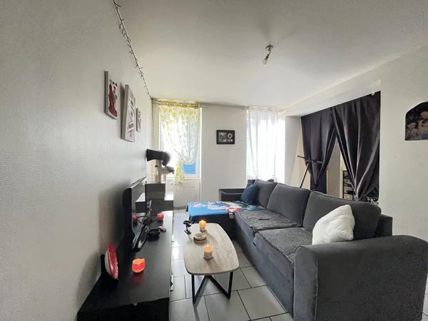 Vente                                                      Appartement
                        
                     3 pièces                      51 m2                     à Nevers