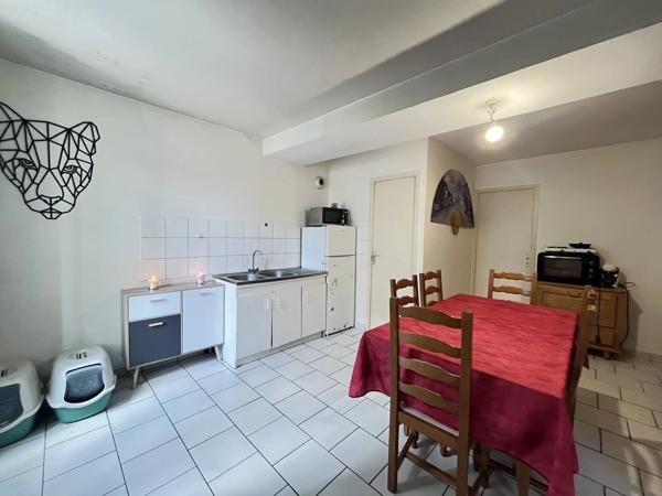 Vente                                                      Appartement
                        
                     3 pièces                      51 m2                     à Nevers