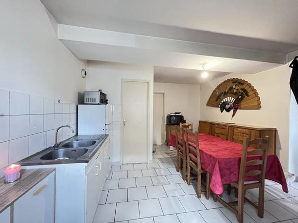 Vente                                                      Appartement
                        
                     3 pièces                      51 m2                     à Nevers