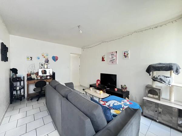 Vente                                                      Appartement
                        
                     3 pièces                      51 m2                     à Nevers