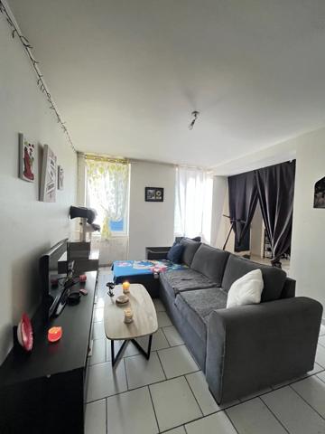 Vente                                                      Appartement
                        
                     3 pièces                      51 m2                     à Nevers